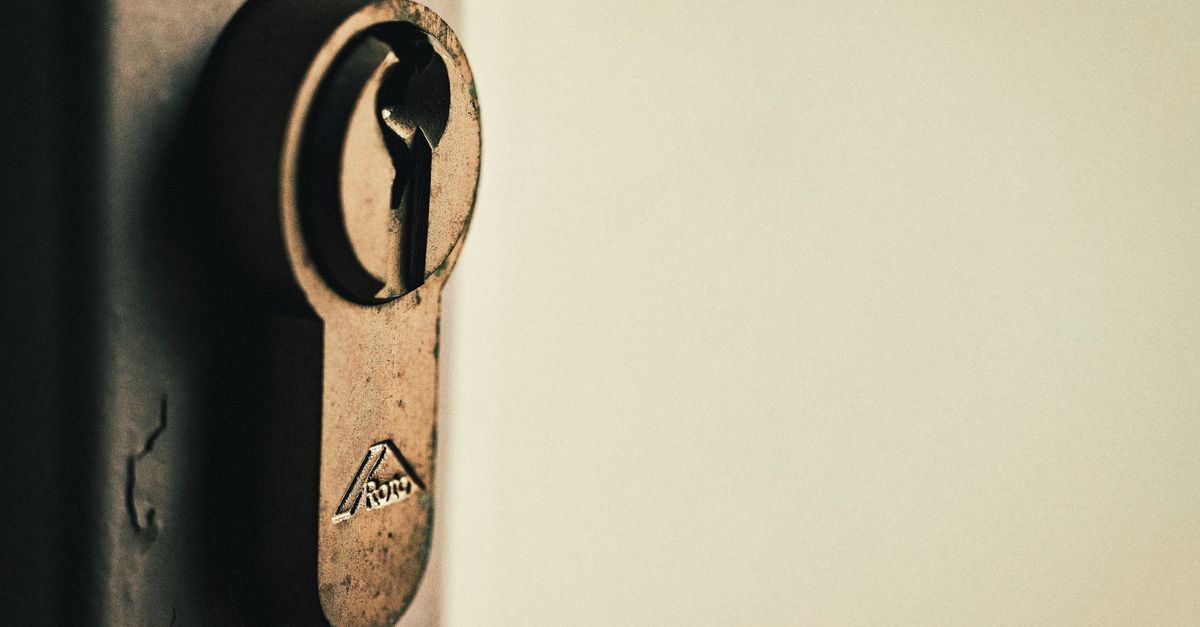 Door Knob Lock vs. Deadbolt: Which Does Your Door Actually Need? — East Meadow Long Island Locksmith